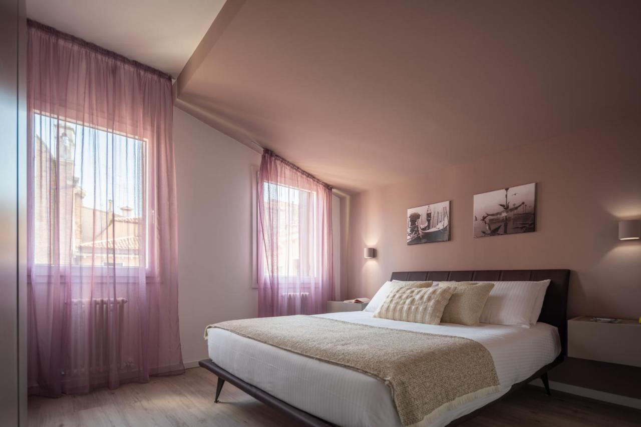Sant'Aponal Cozy Apartment With Balcony R&R Βενετία Εξωτερικό φωτογραφία