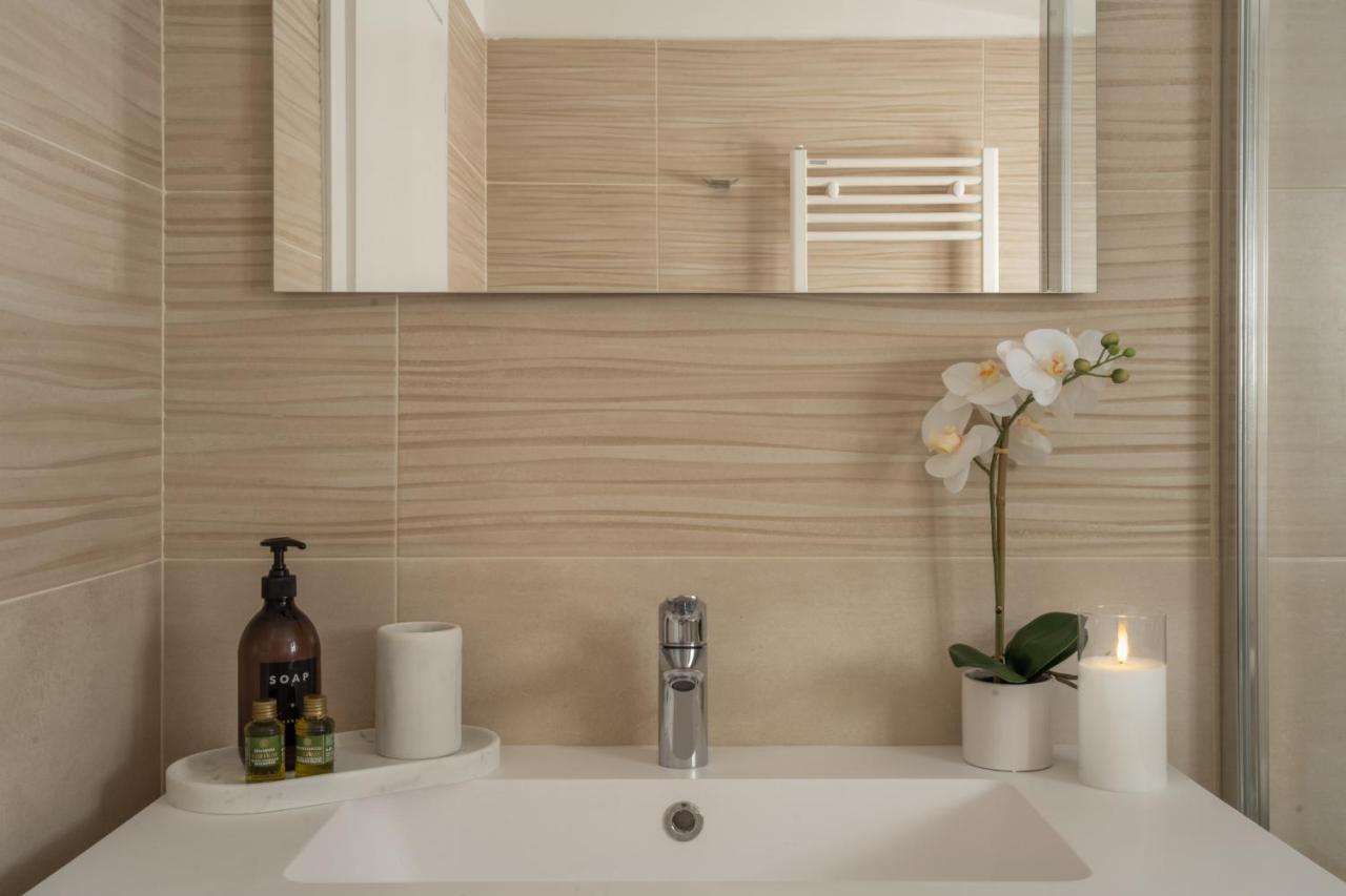 Sant'Aponal Cozy Apartment With Balcony R&R Βενετία Εξωτερικό φωτογραφία
