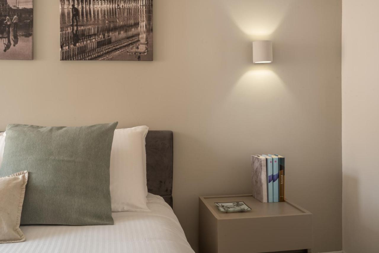 Sant'Aponal Cozy Apartment With Balcony R&R Βενετία Εξωτερικό φωτογραφία