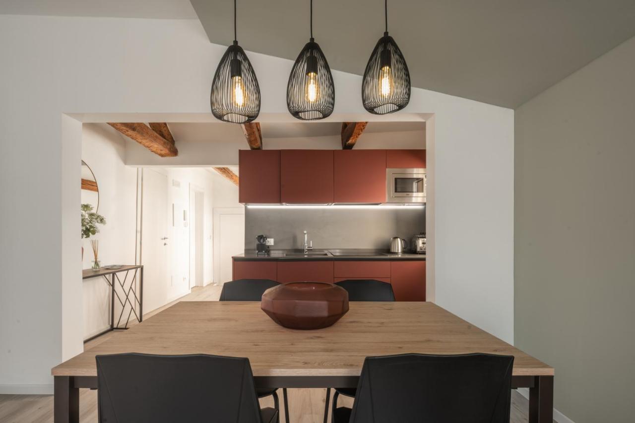 Sant'Aponal Cozy Apartment With Balcony R&R Βενετία Εξωτερικό φωτογραφία