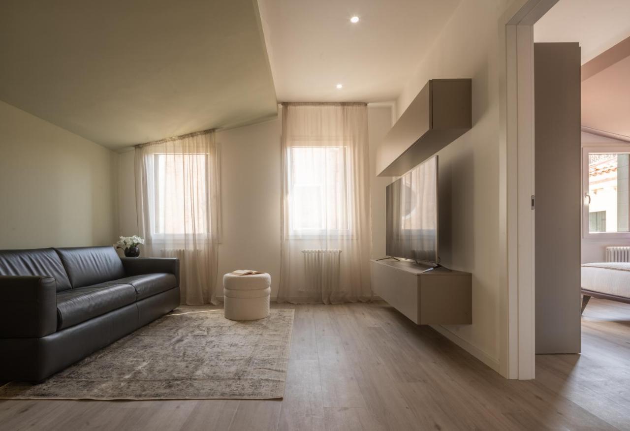 Sant'Aponal Cozy Apartment With Balcony R&R Βενετία Εξωτερικό φωτογραφία