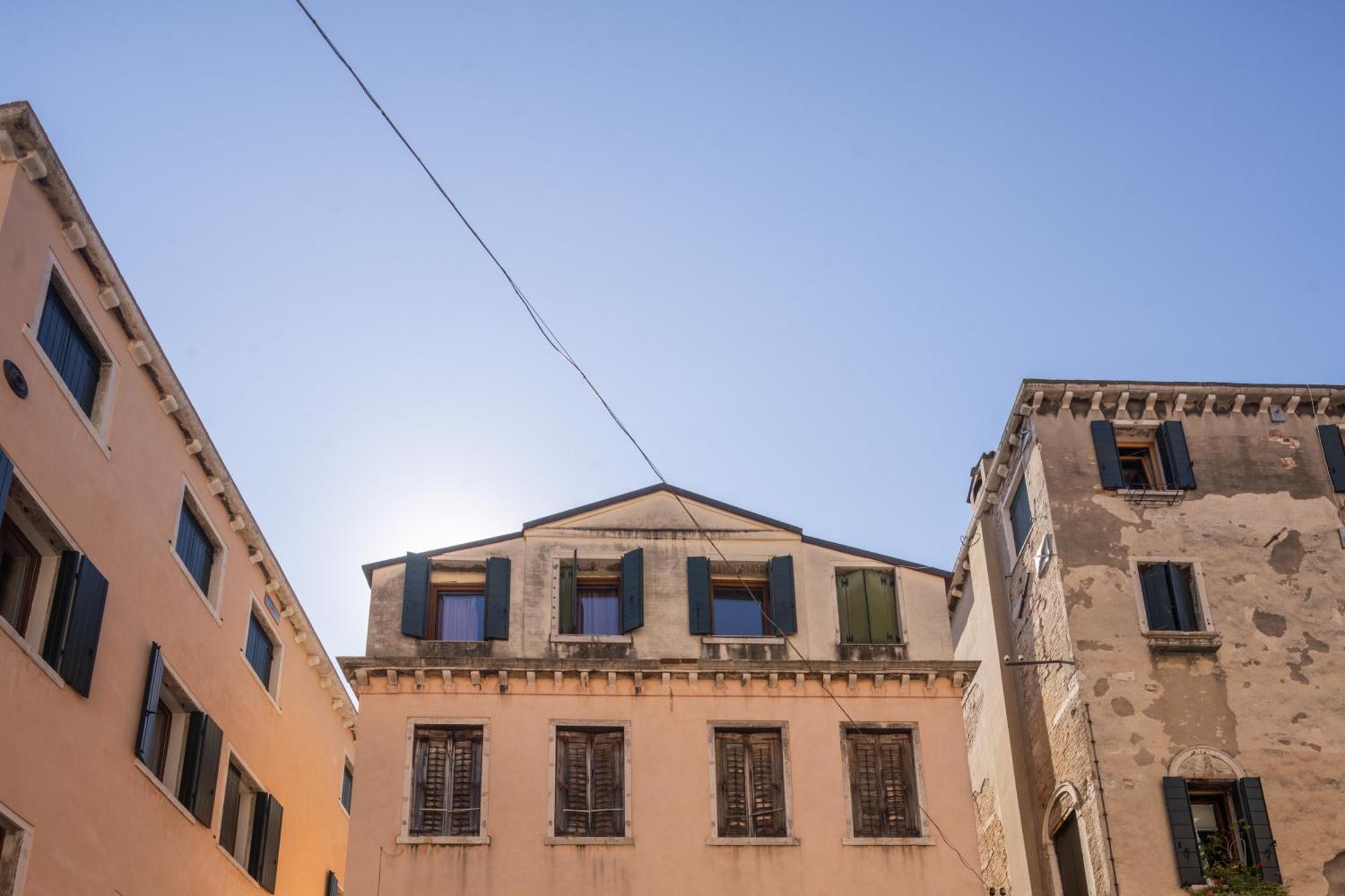 Sant'Aponal Cozy Apartment With Balcony R&R Βενετία Εξωτερικό φωτογραφία